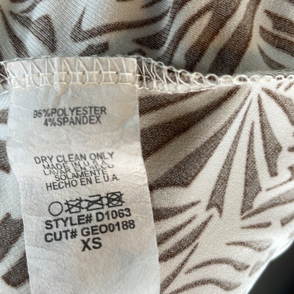 Dress - Picture 5 of 6